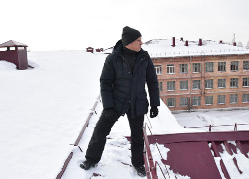 Алексей Курносов залез на крышу