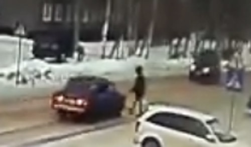 В Гурьевске сбили парня на пешеходном
