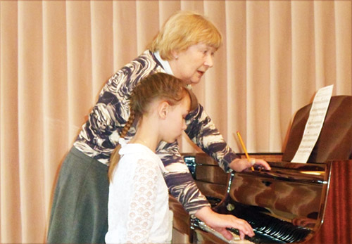Ирина Николаевна Бельтюгова, преподаватель по классу фортепиано